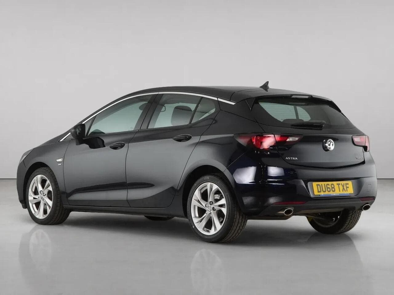Vauxhall Astra thumbnail Rear Left