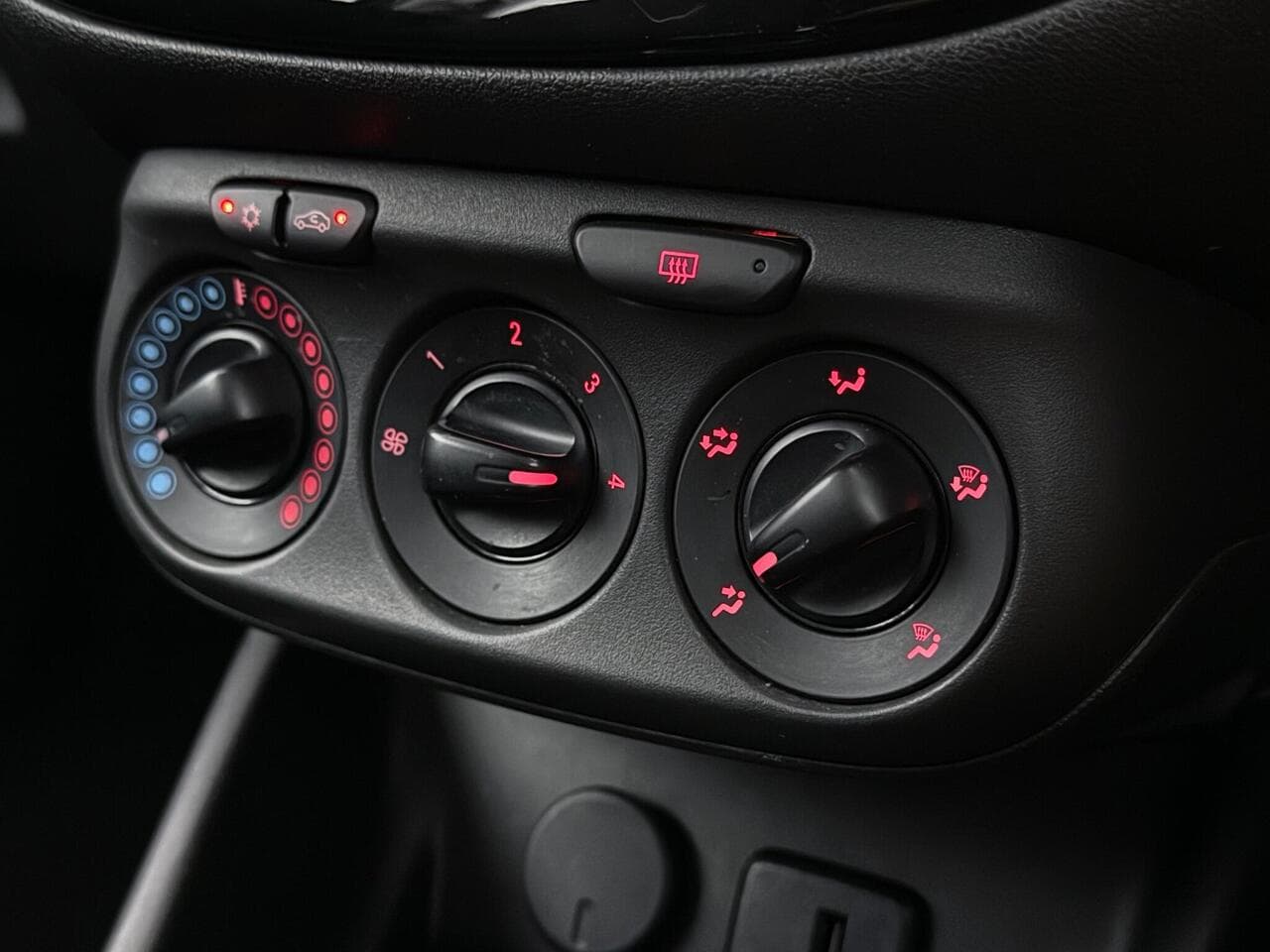 Vauxhall Corsa thumbnail Misc Controls