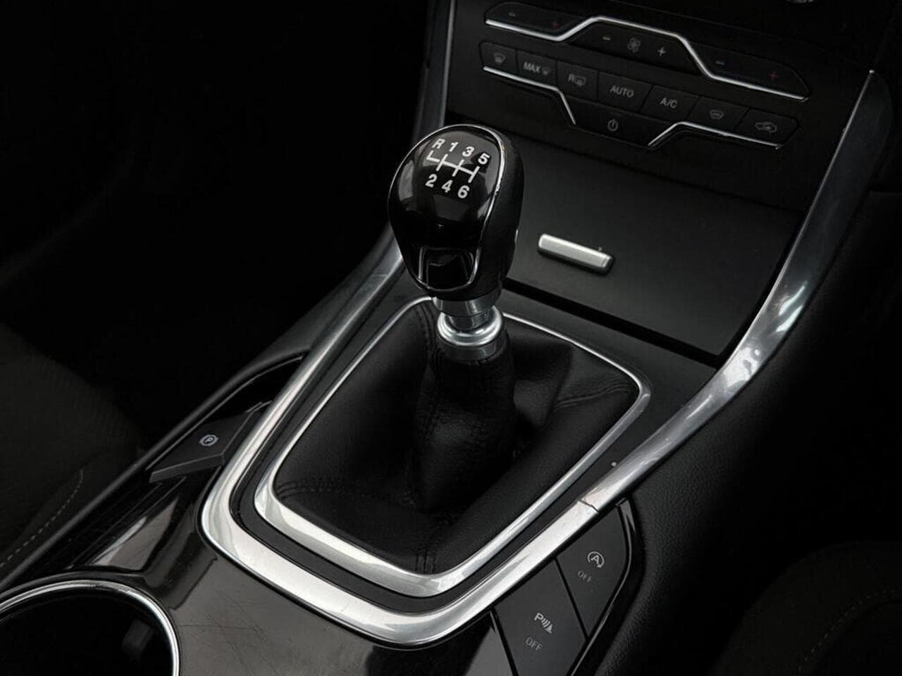 Ford S-Max thumbnail Interior Front