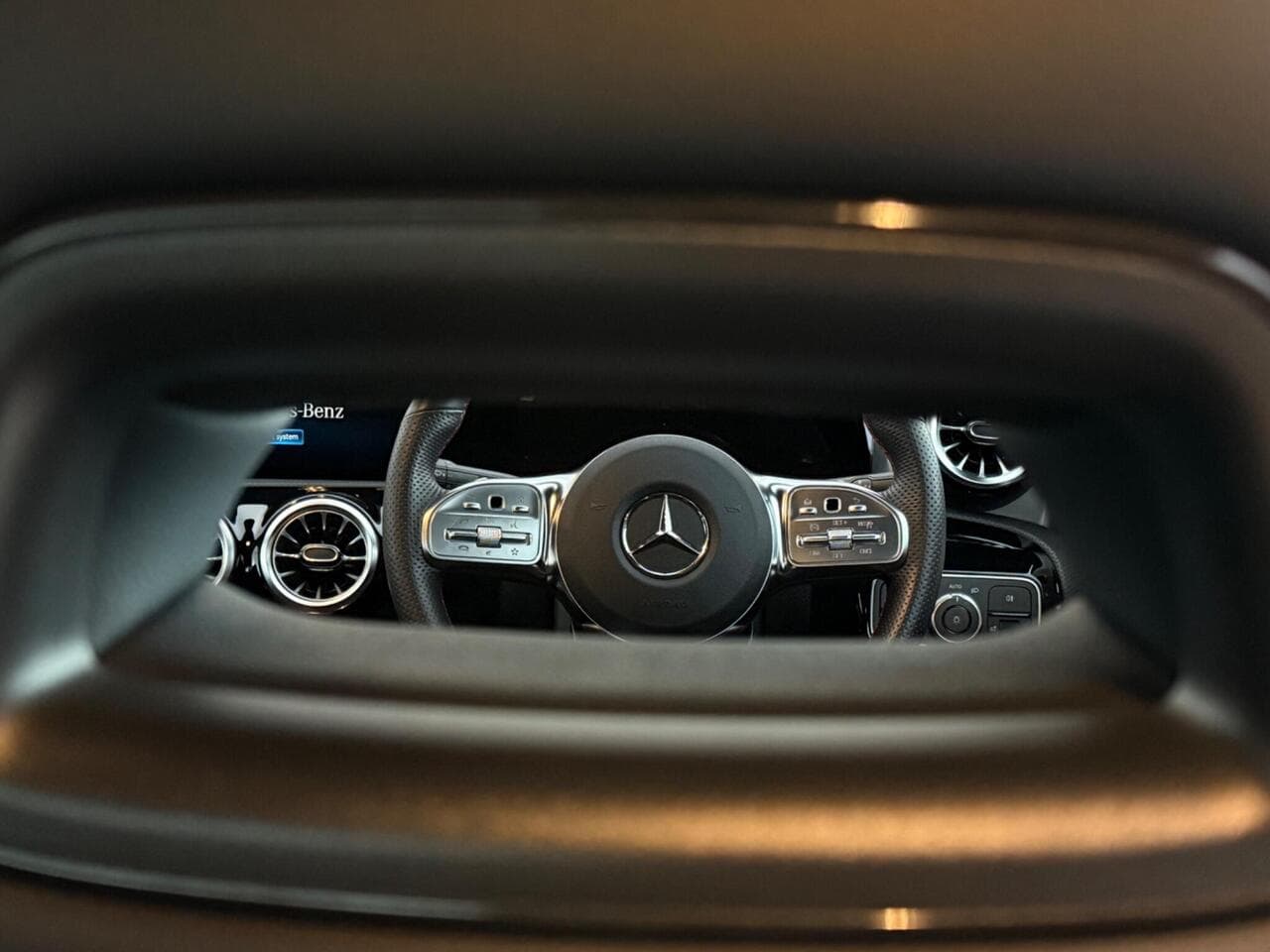 Mercedes-Benz CLA thumbnail Driver Instruments