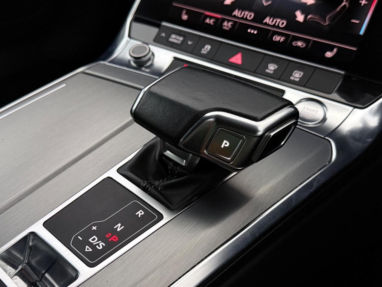 Audi A6 Saloon thumbnail Interior Front