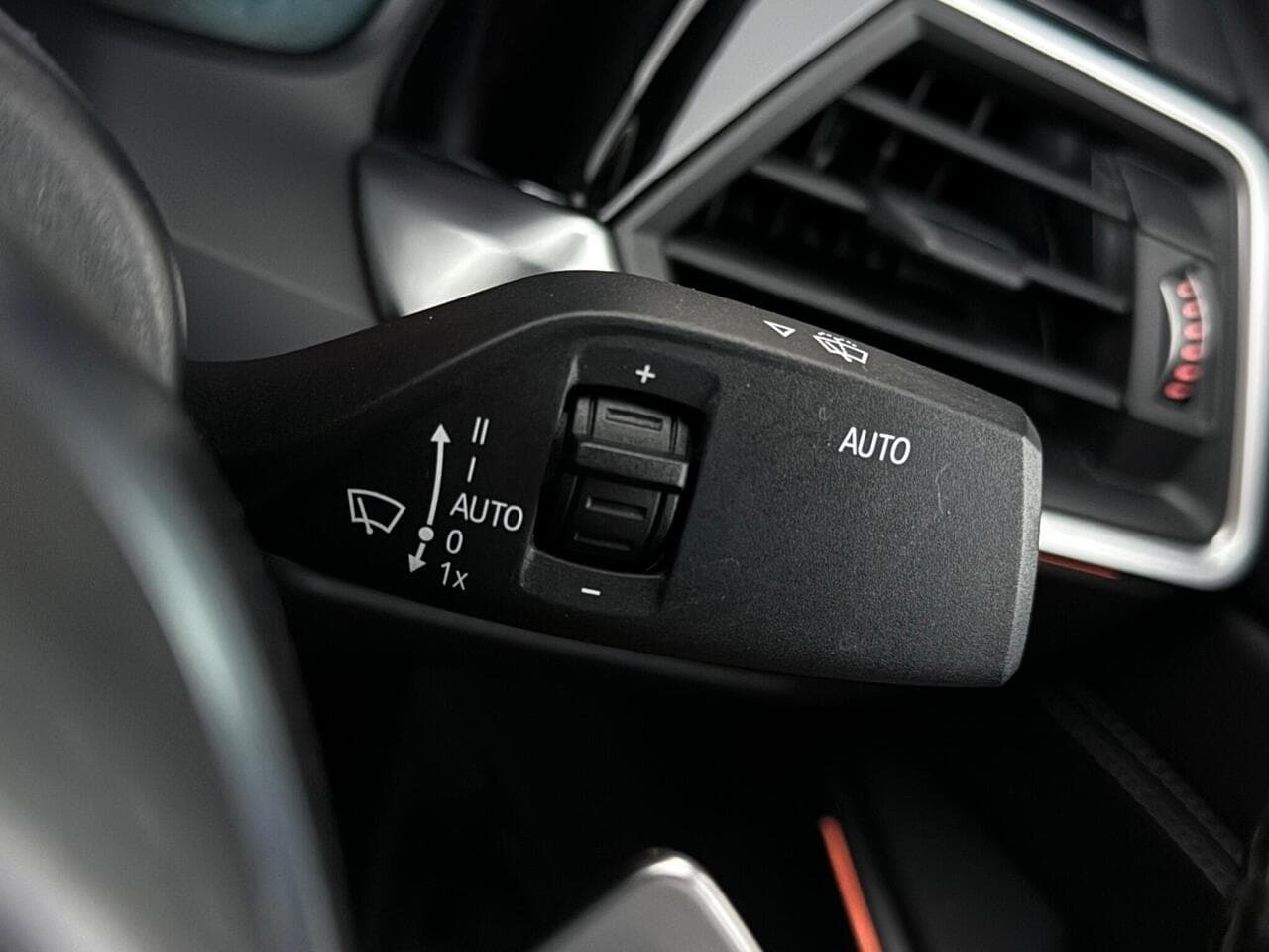 BMW 3 Series thumbnail Misc Controls
