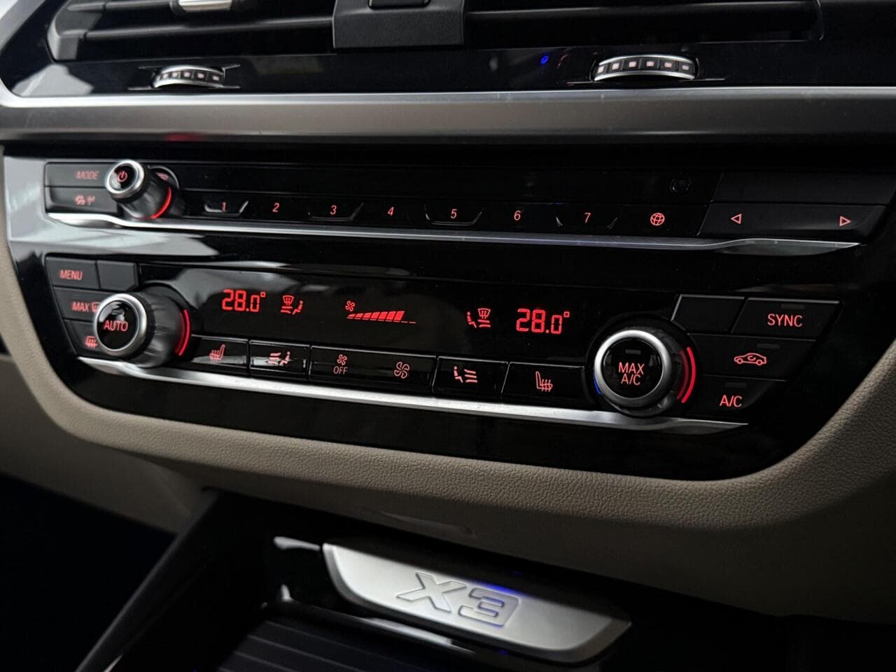 BMW X3 thumbnail Infotainment System