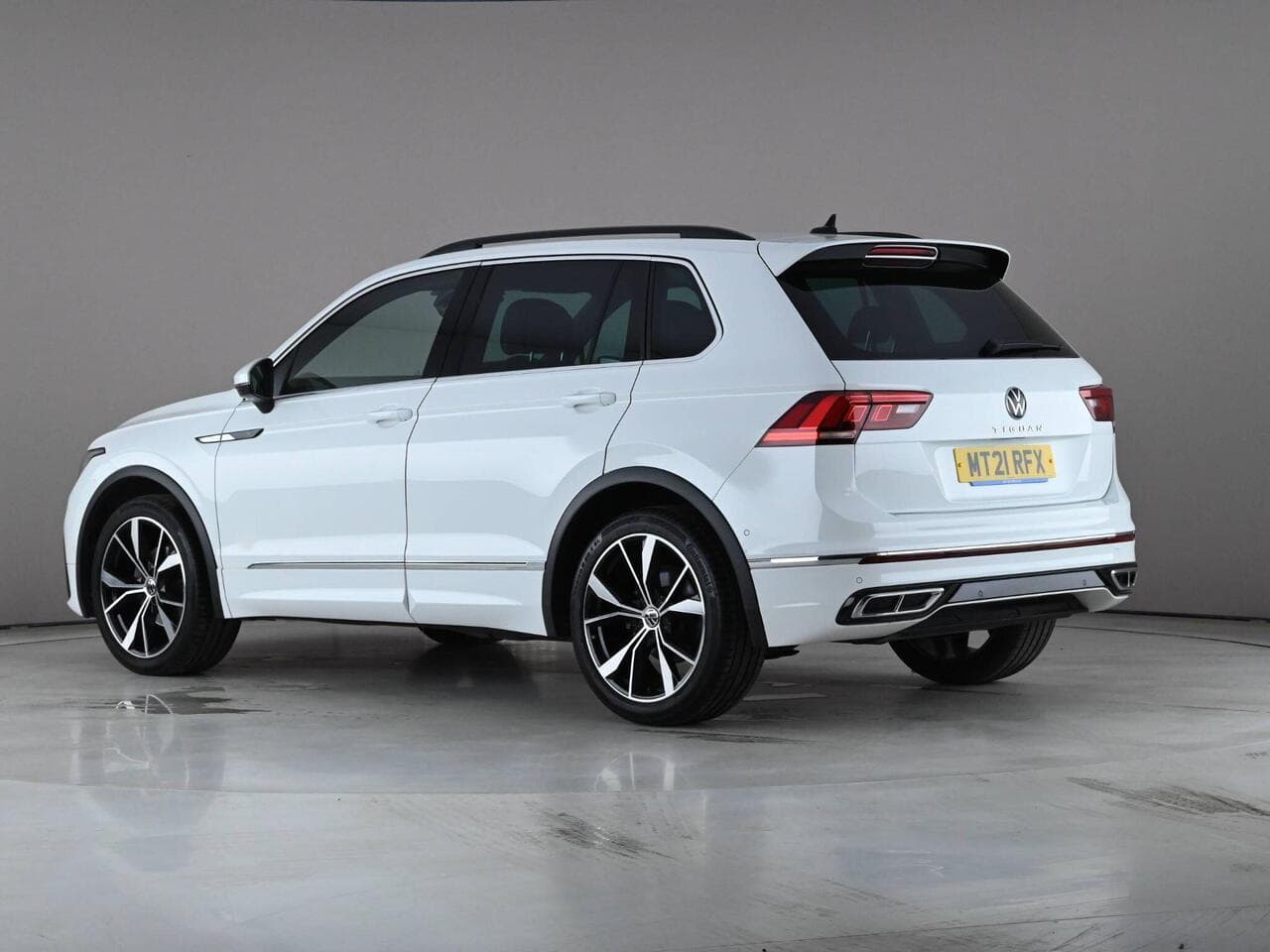 Volkswagen Tiguan thumbnail Side Left