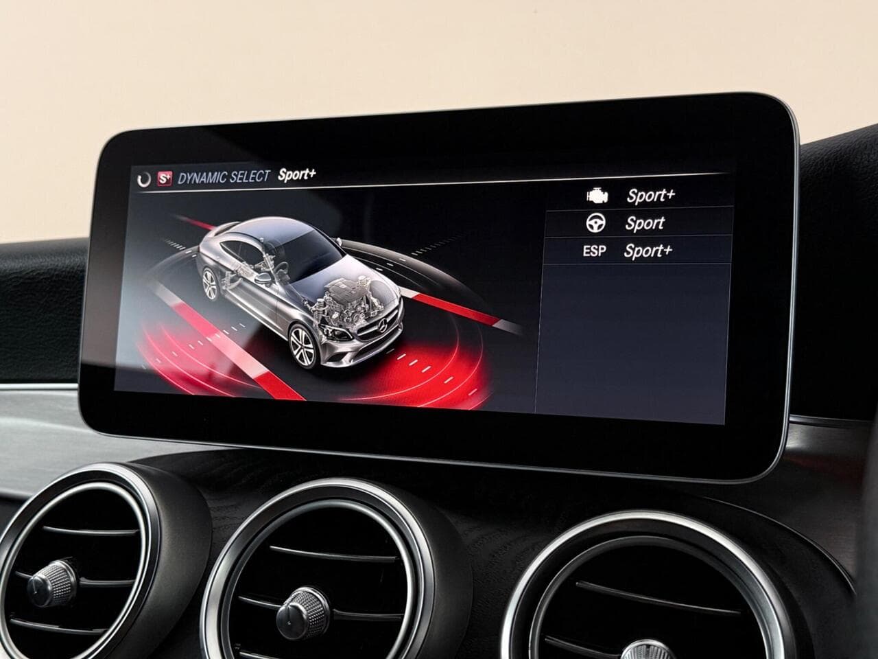 Mercedes-Benz C Class thumbnail Infotainment System