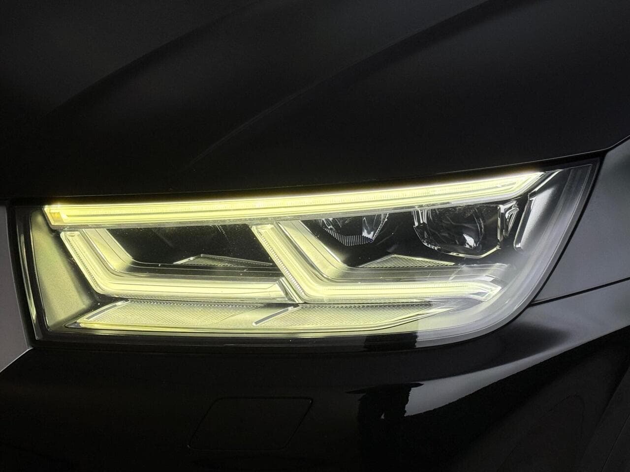 Audi Q5 thumbnail Lights Front
