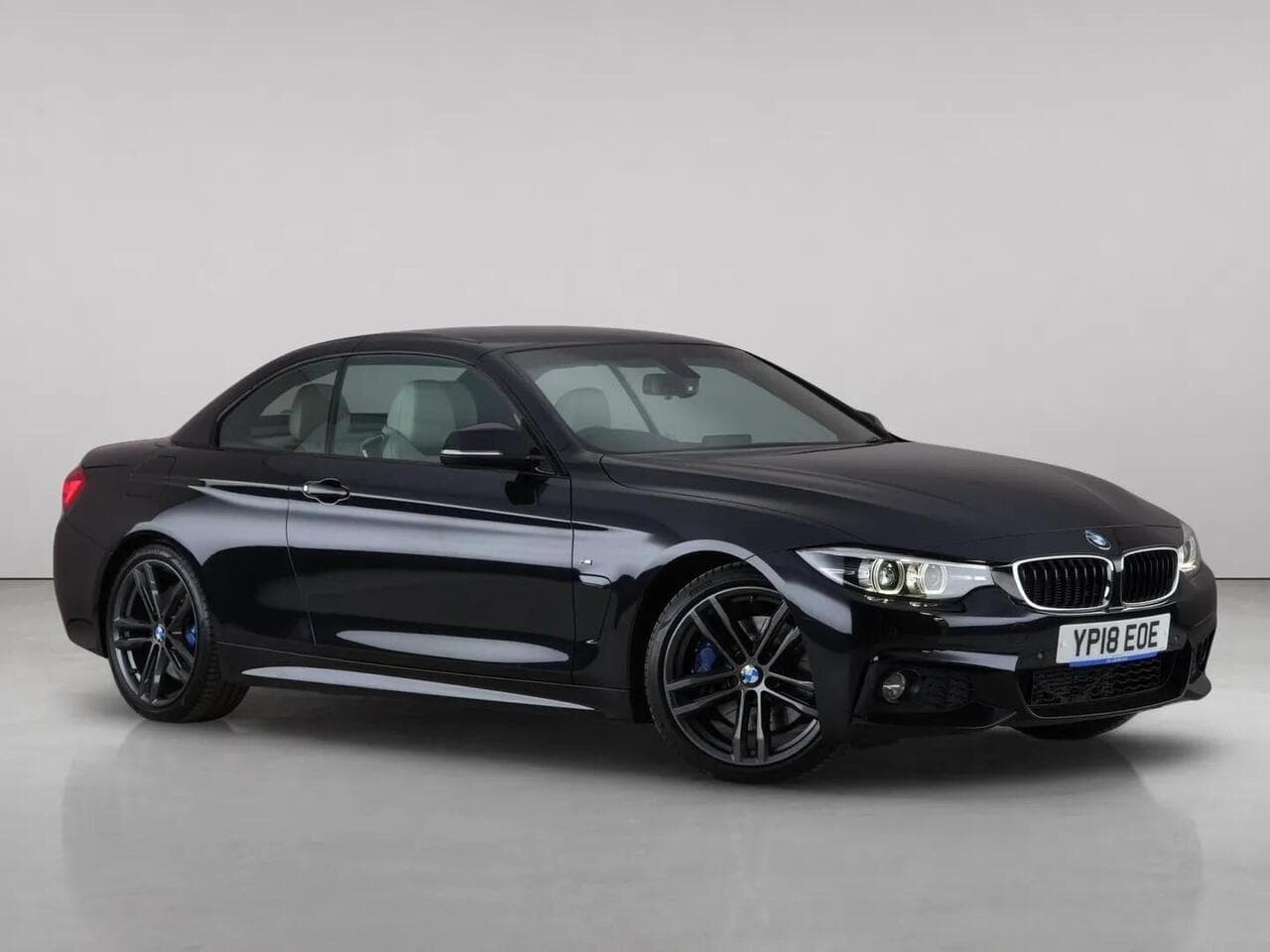 BMW 4 Series thumbnail Front Right