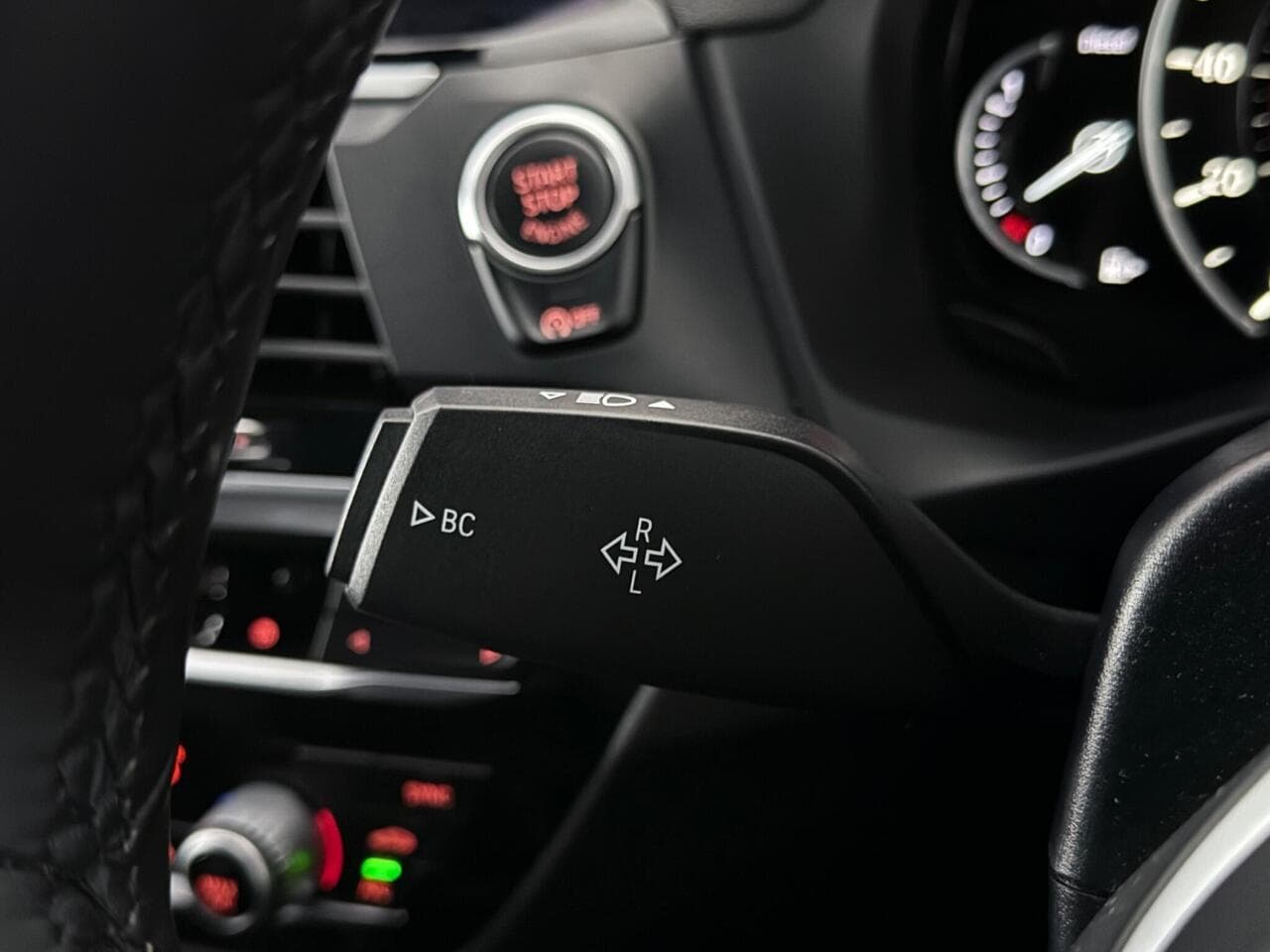 BMW X4 thumbnail Misc Controls