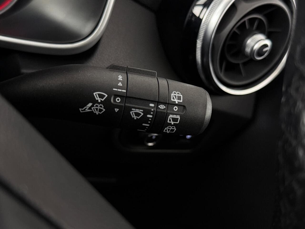 MG MG ZS thumbnail Misc Controls