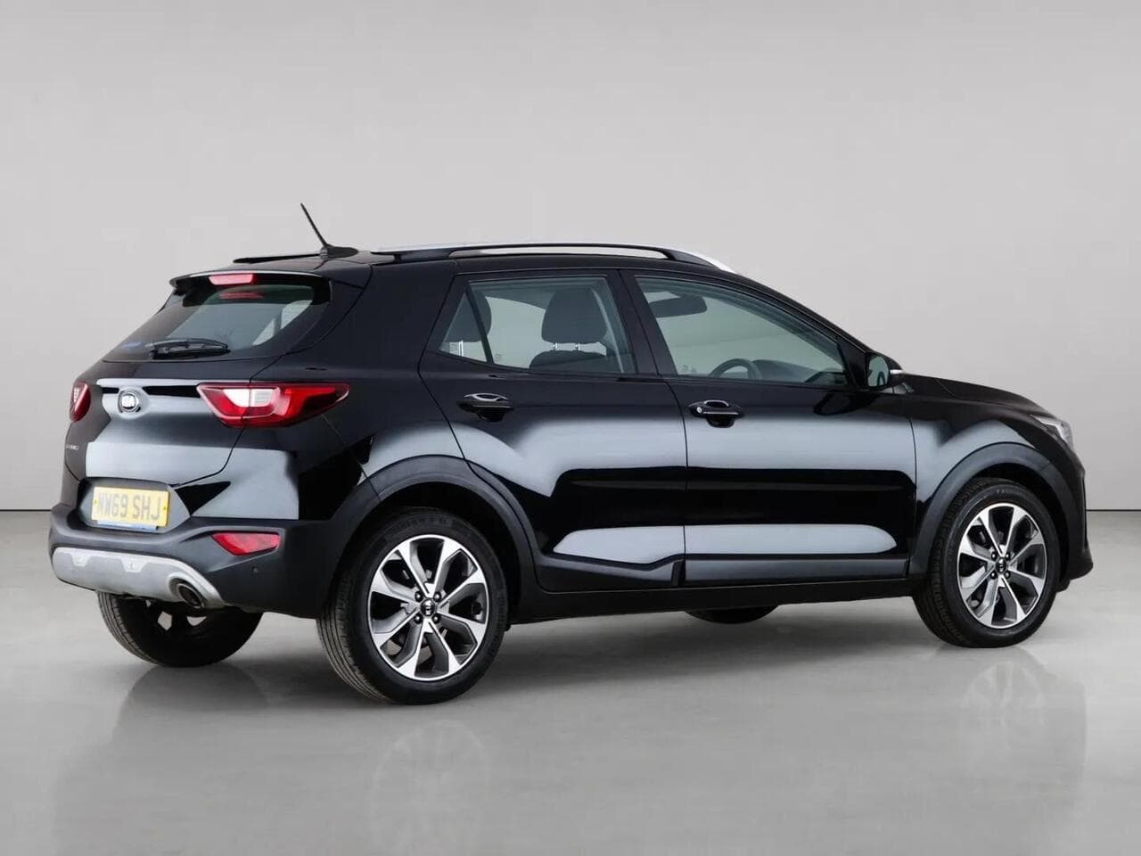 Kia Stonic thumbnail Side Right
