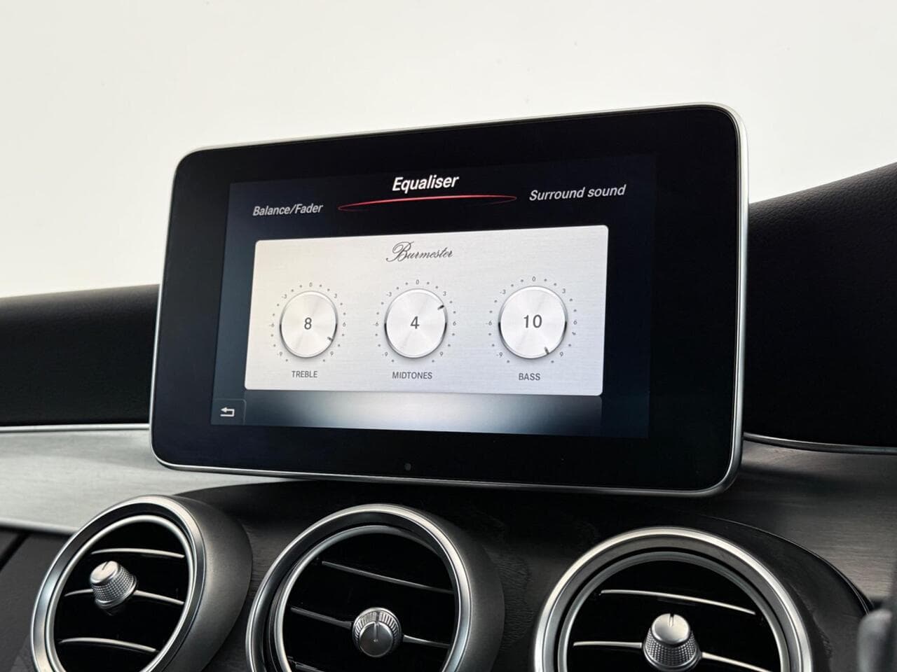 Mercedes-Benz C Class thumbnail Infotainment System