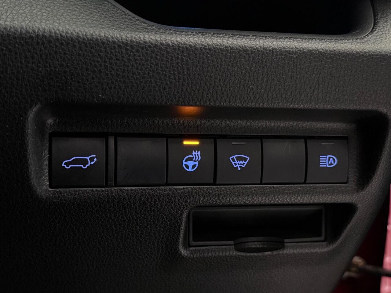 Toyota RAV4 thumbnail Misc Controls