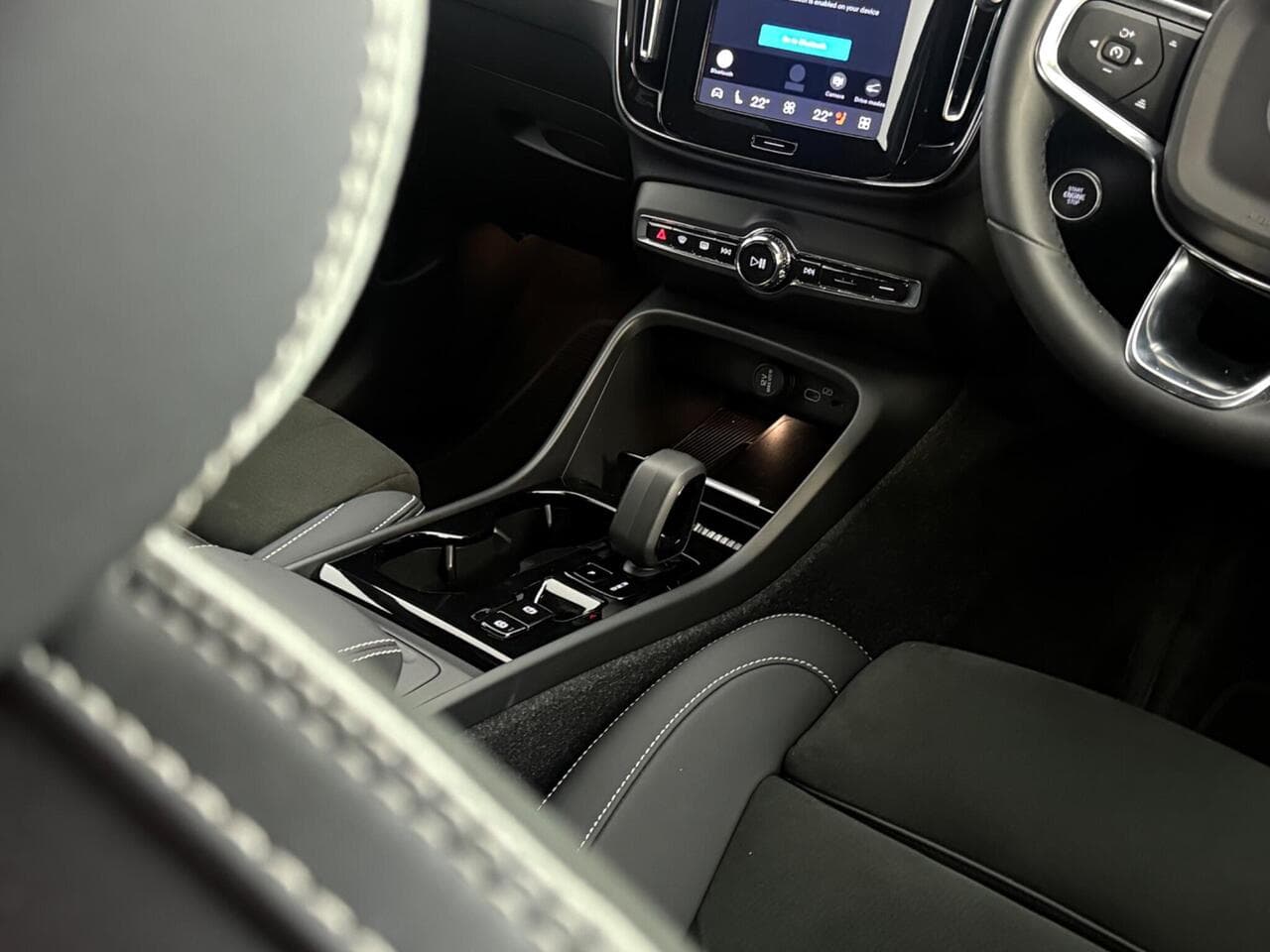 Volvo XC40 thumbnail Misc Controls