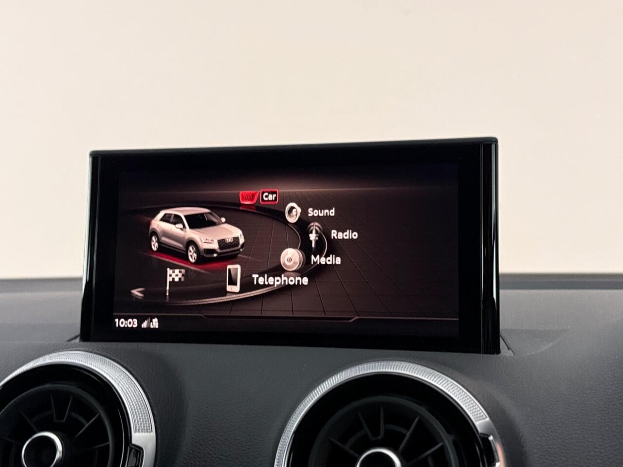 Audi Q2 thumbnail Infotainment System