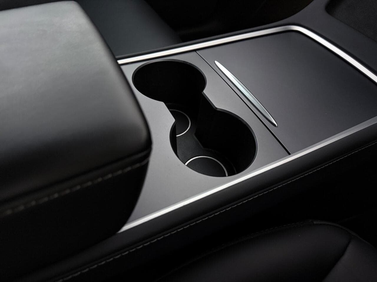 Tesla Model Y thumbnail Misc Controls