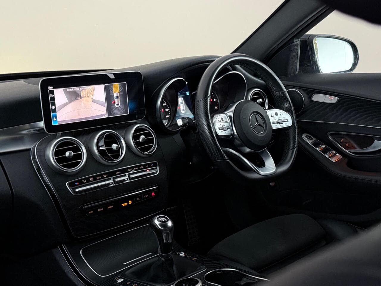 Mercedes-Benz C Class thumbnail Interior Front