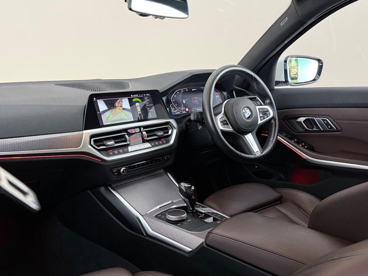 BMW 3 Series thumbnail Interior Front