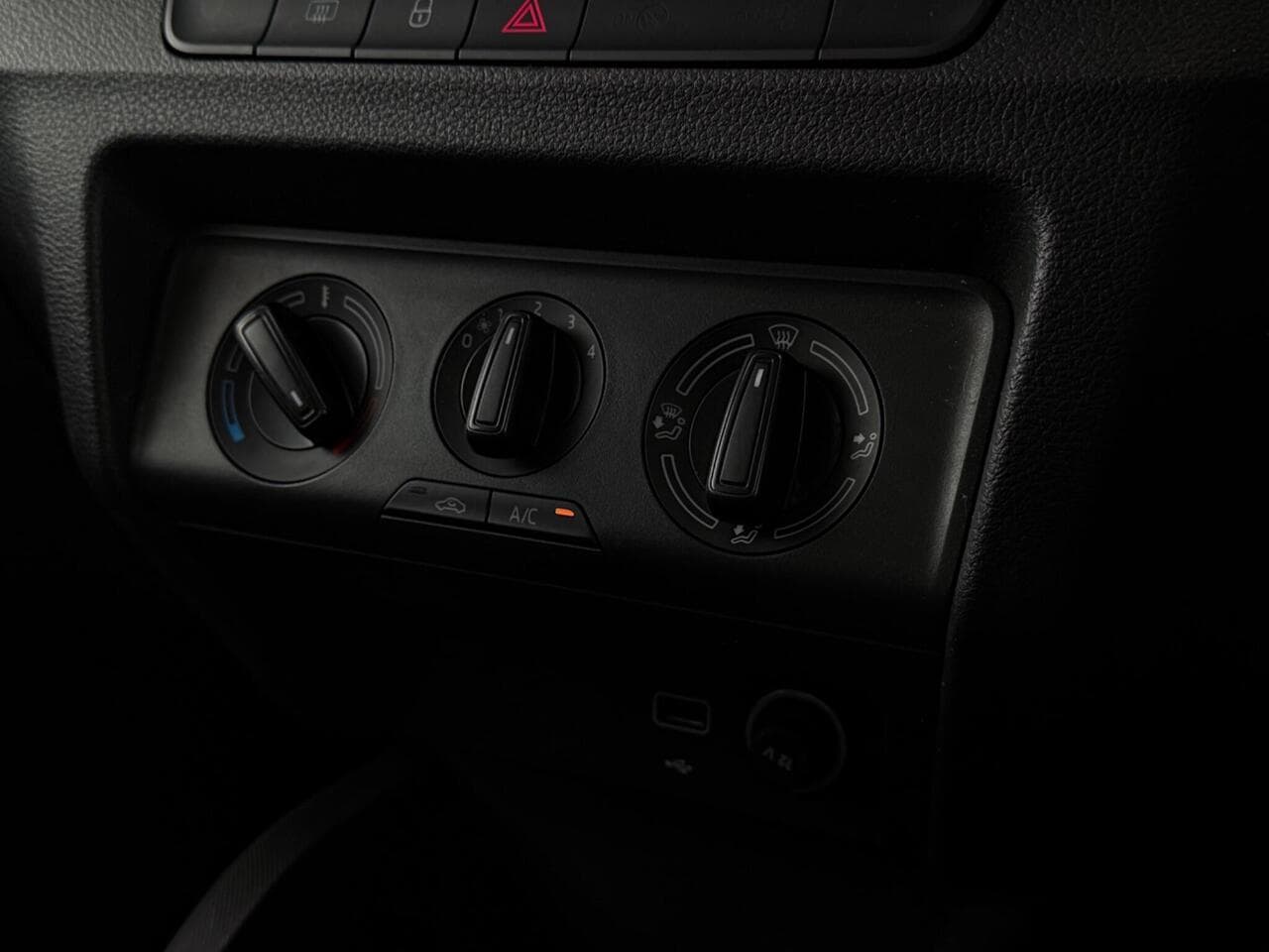 Skoda Fabia thumbnail Misc Controls