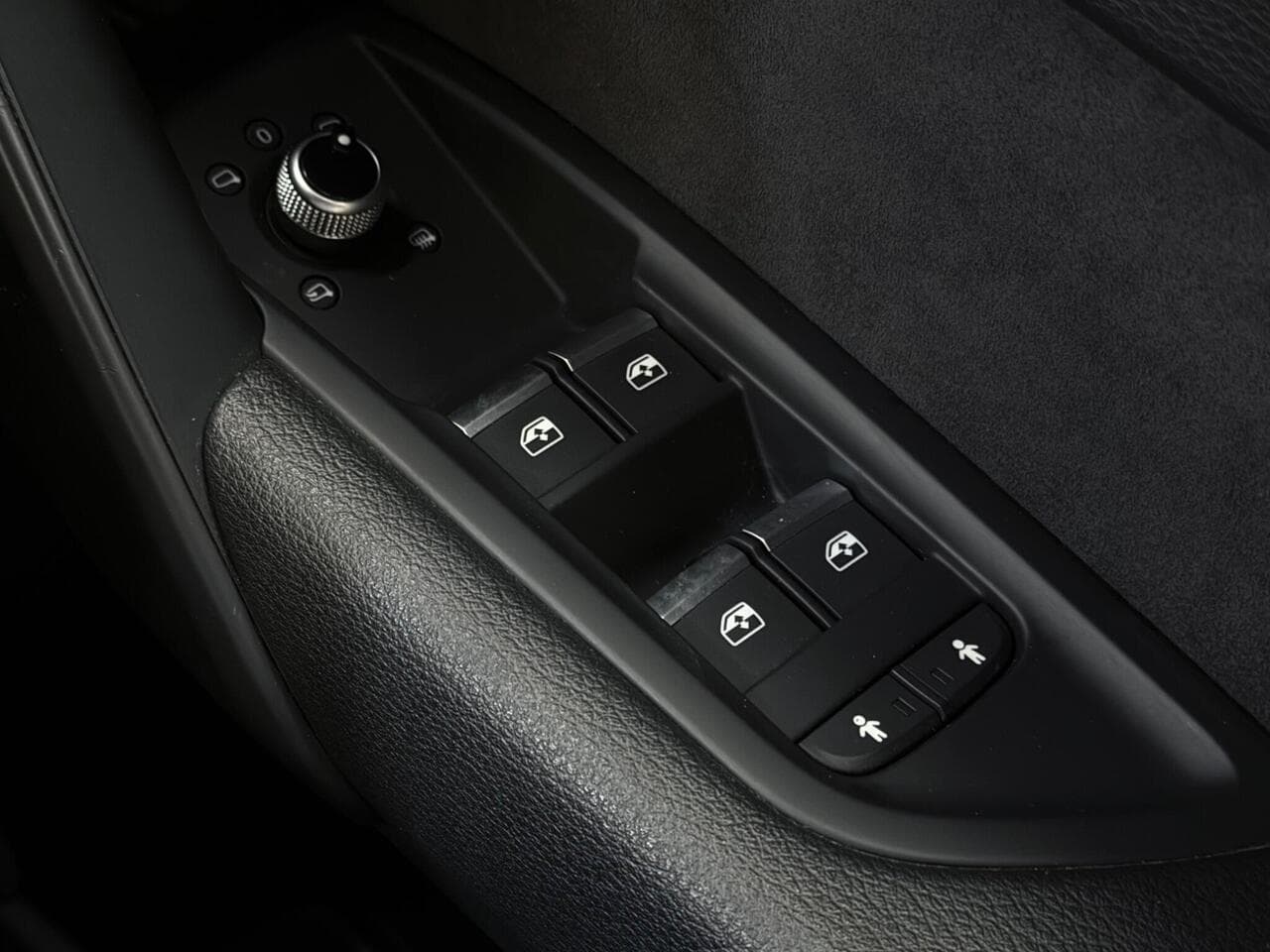 Audi Q5 thumbnail Misc Controls
