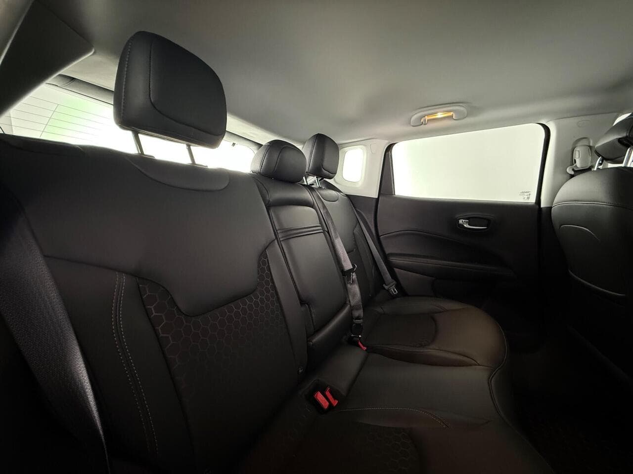 Jeep Compass thumbnail Seats Rear