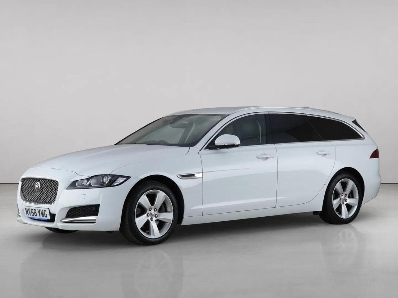 Jaguar XF thumbnail Front Left