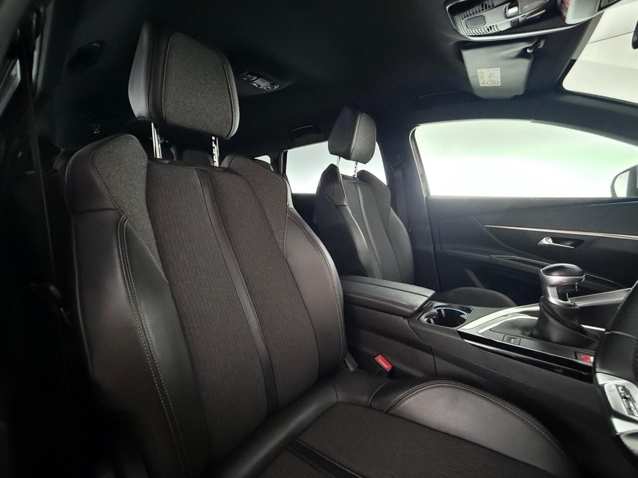 Peugeot 5008 thumbnail Seat Driver