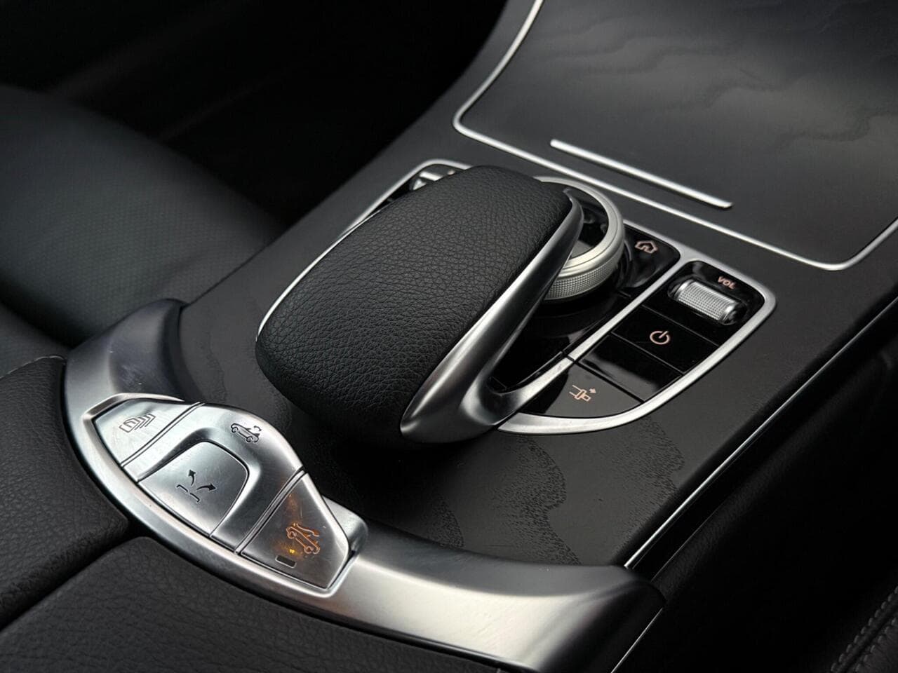 Mercedes-Benz C Class thumbnail Misc Controls