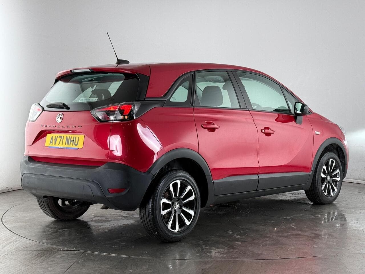 Vauxhall Crossland thumbnail Rear Right