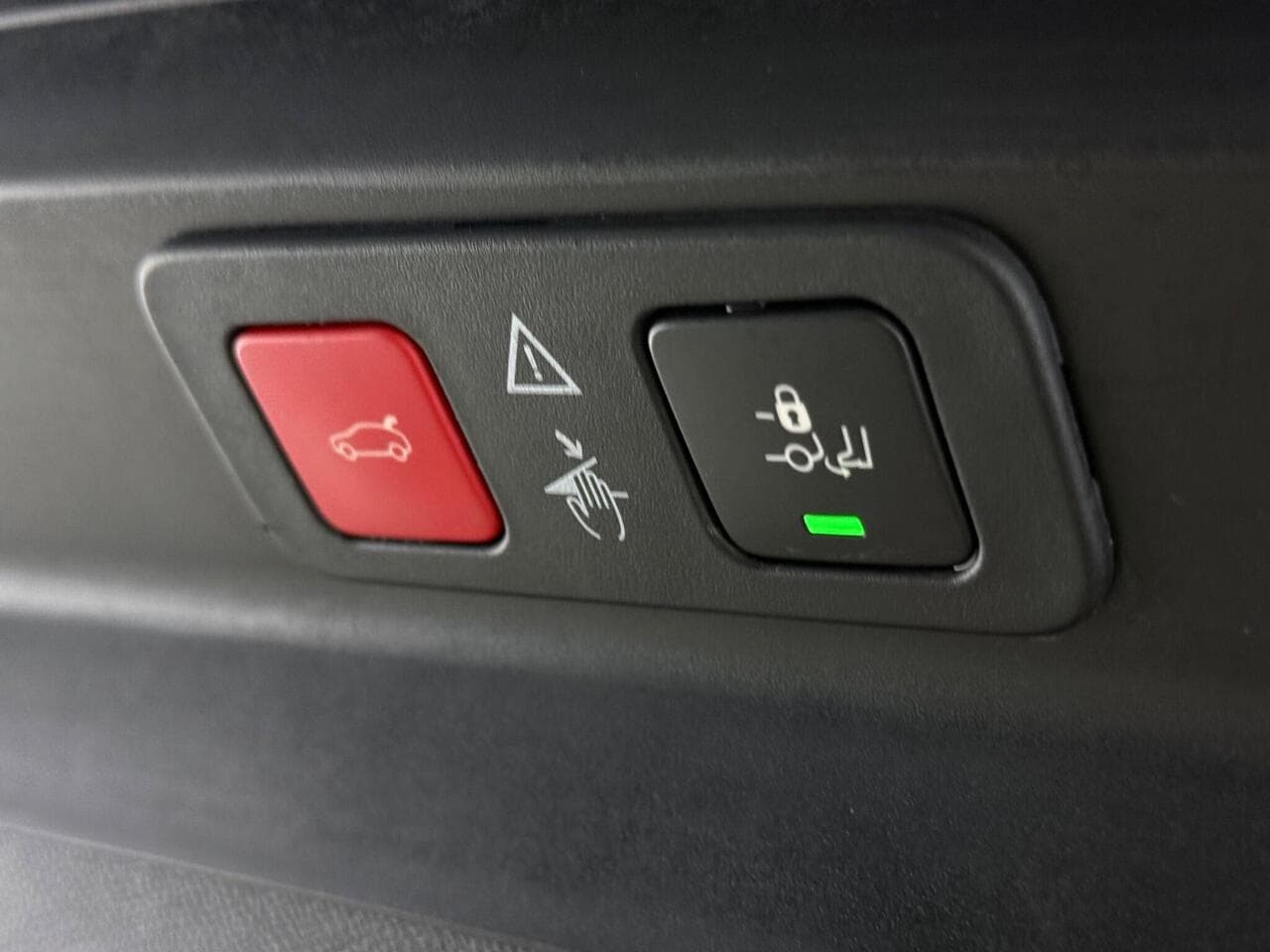 Peugeot 5008 thumbnail Misc Controls