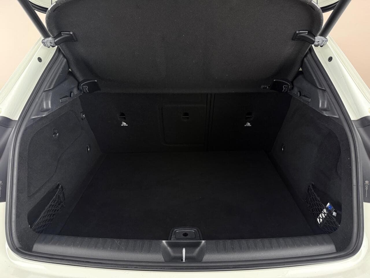 Mercedes-Benz GLA thumbnail Boot
