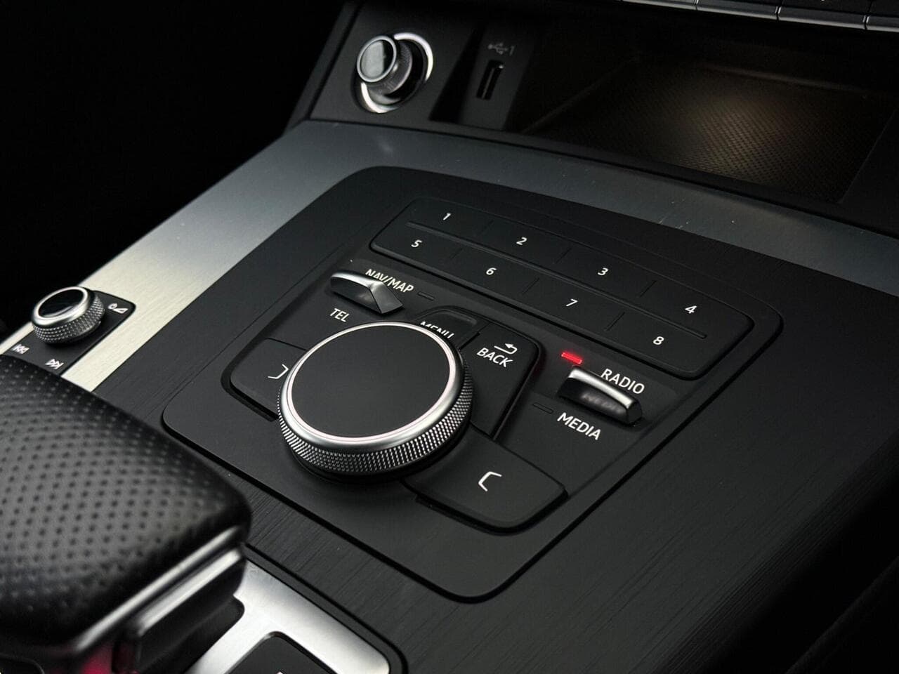 Audi Q5 thumbnail Misc Controls