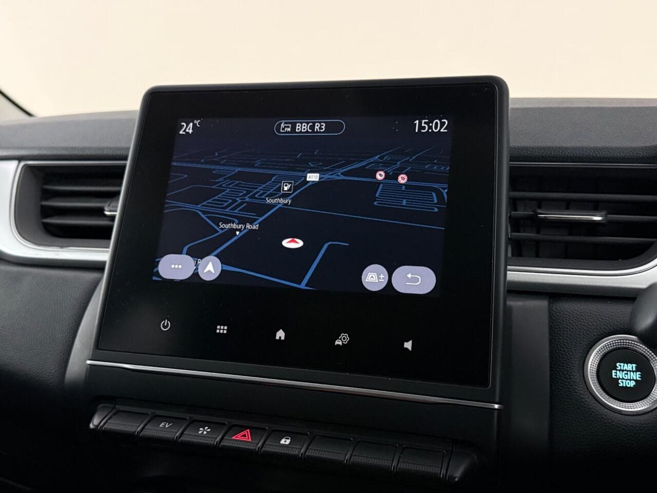 Renault Captur thumbnail Infotainment System
