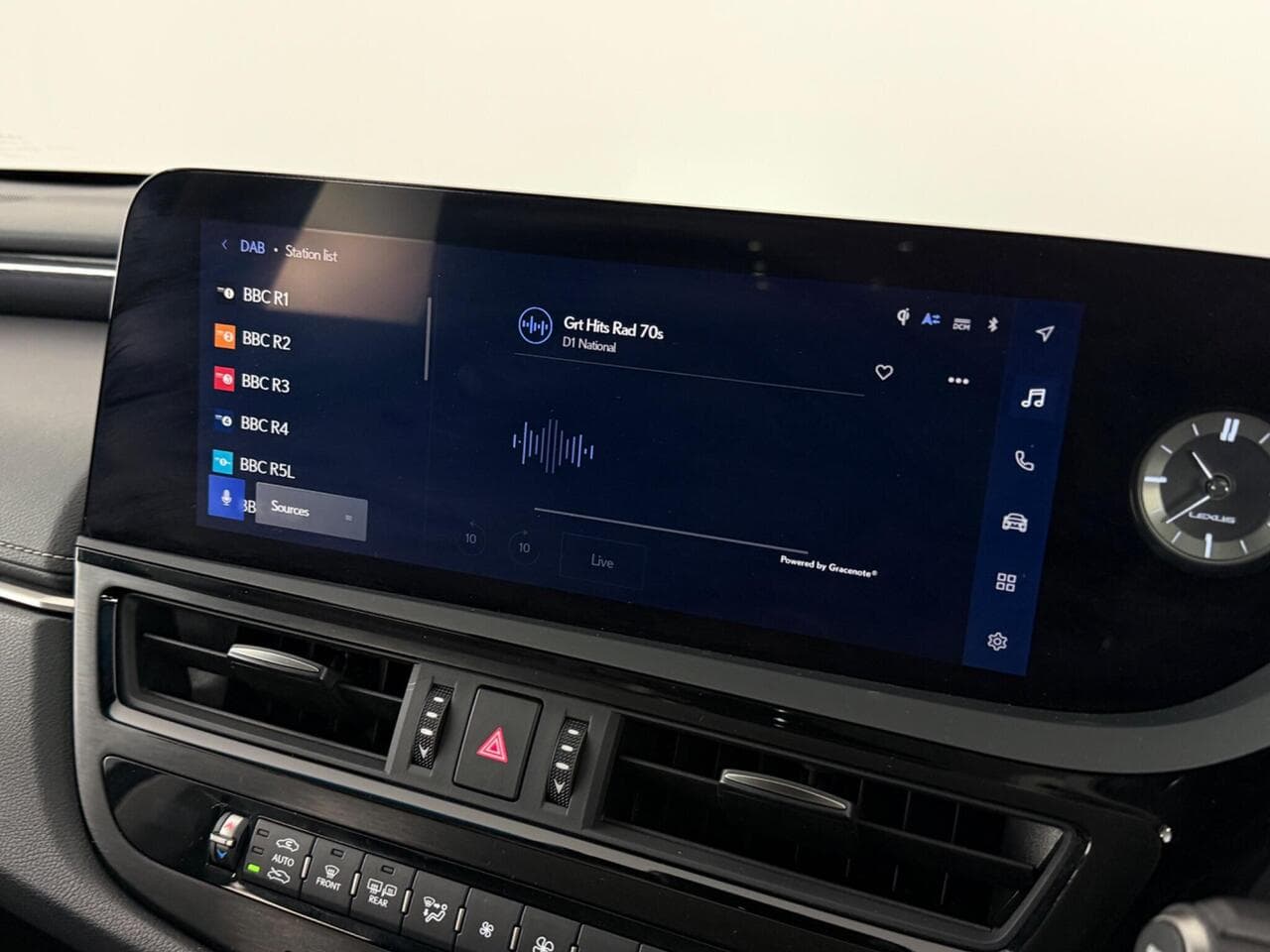 Lexus ES thumbnail Infotainment System