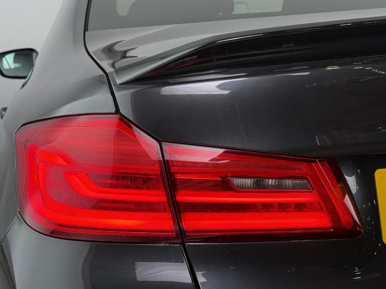BMW 5 Series thumbnail Lights Rear
