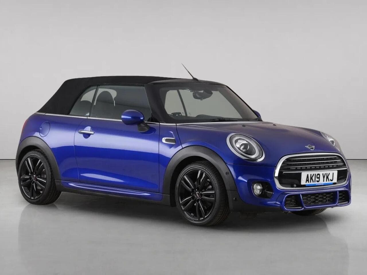 MINI Convertible thumbnail Front Right