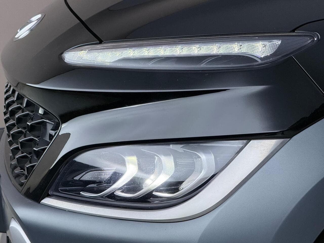 Hyundai KONA thumbnail Lights Front
