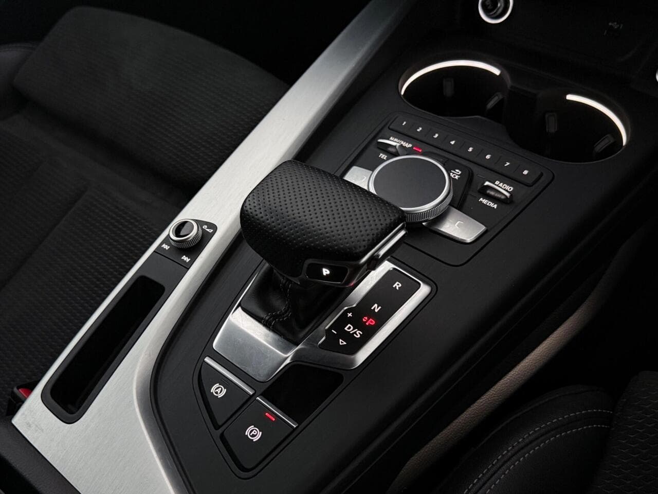 Audi A5 thumbnail Interior Front