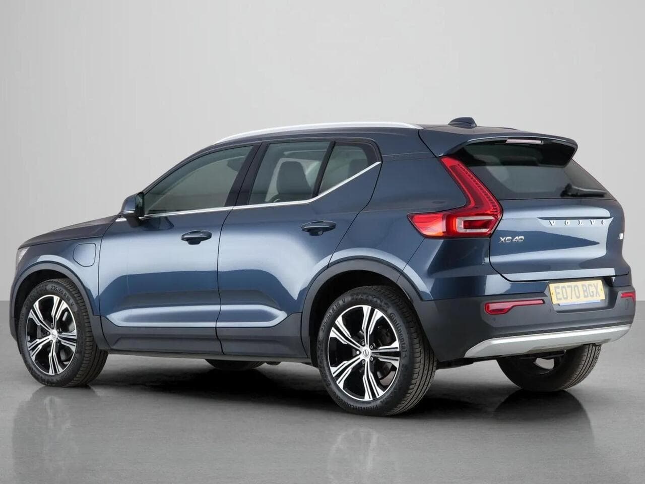 Volvo XC40 thumbnail Rear Left