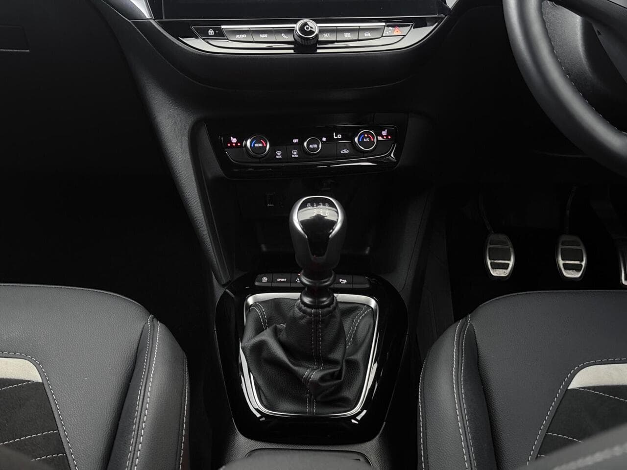 Vauxhall Corsa thumbnail Interior Front