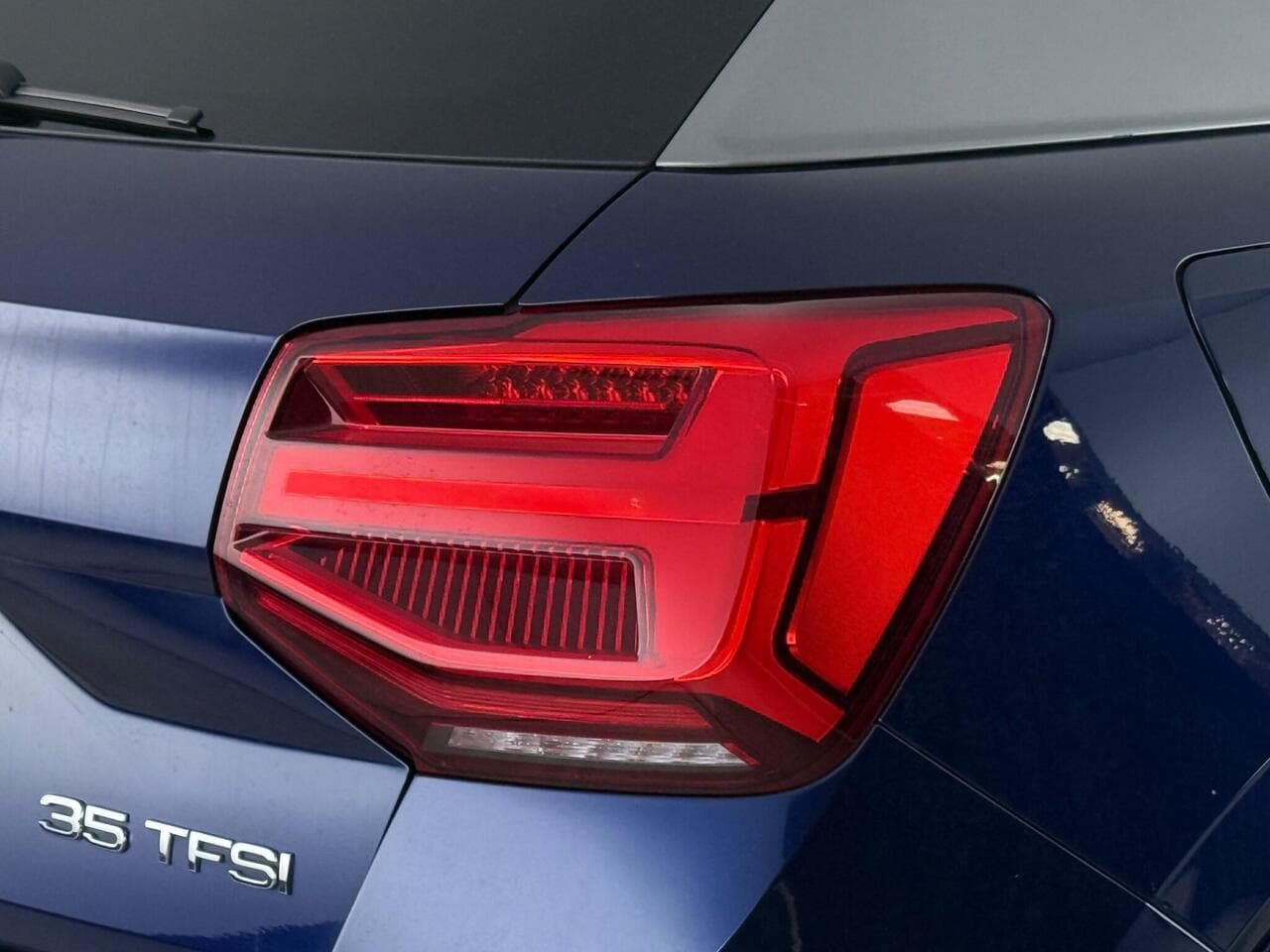 Audi Q2 thumbnail Lights Rear