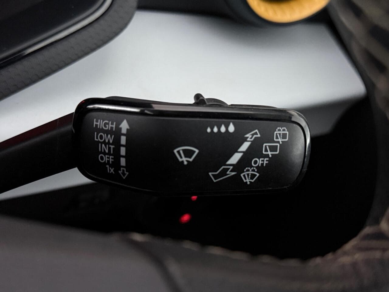 SEAT Arona thumbnail Misc Controls