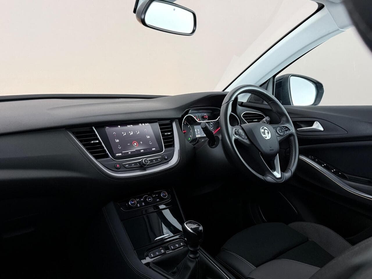 Vauxhall Grandland X thumbnail Interior Front