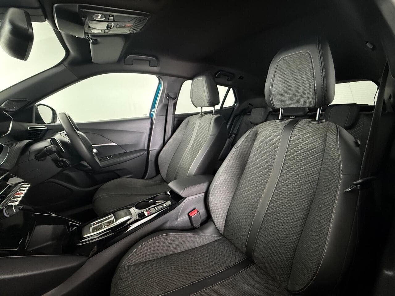 Peugeot 2008 thumbnail Seat Front Passenger