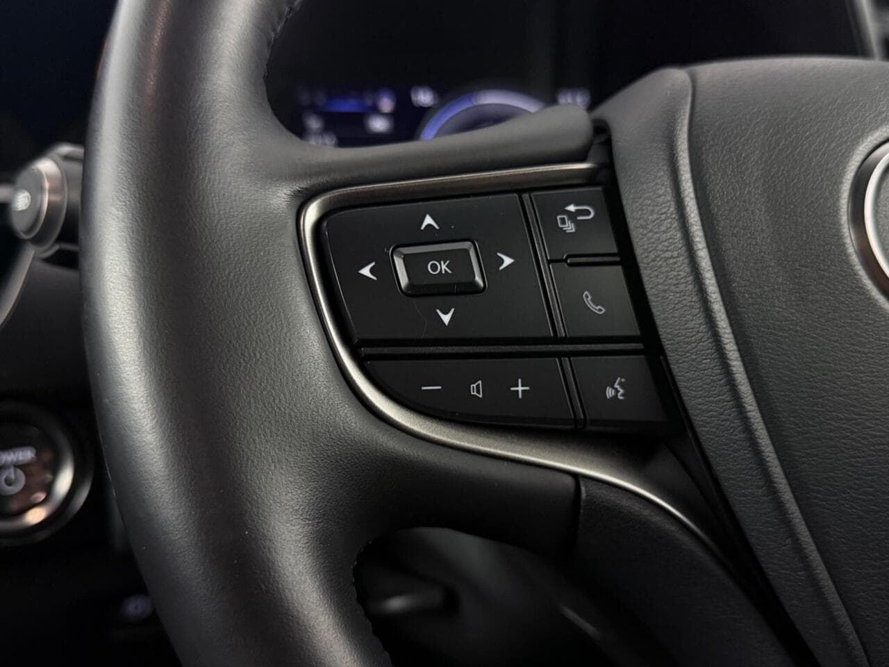 Lexus UX thumbnail Misc Controls
