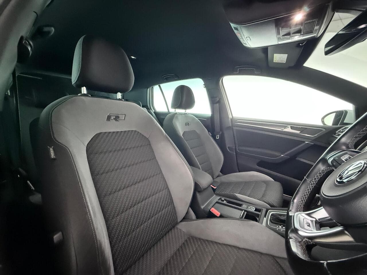 Volkswagen Golf thumbnail Seat Driver
