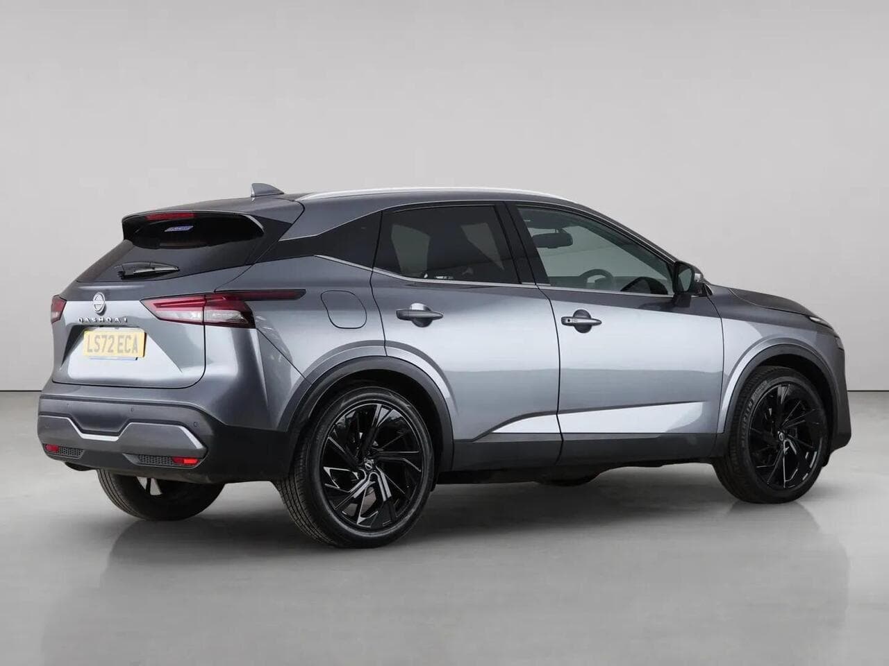 Nissan Qashqai thumbnail Rear Right