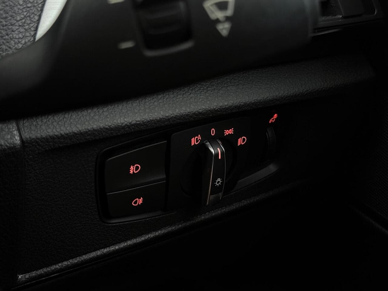 BMW 1 Series thumbnail Misc Controls