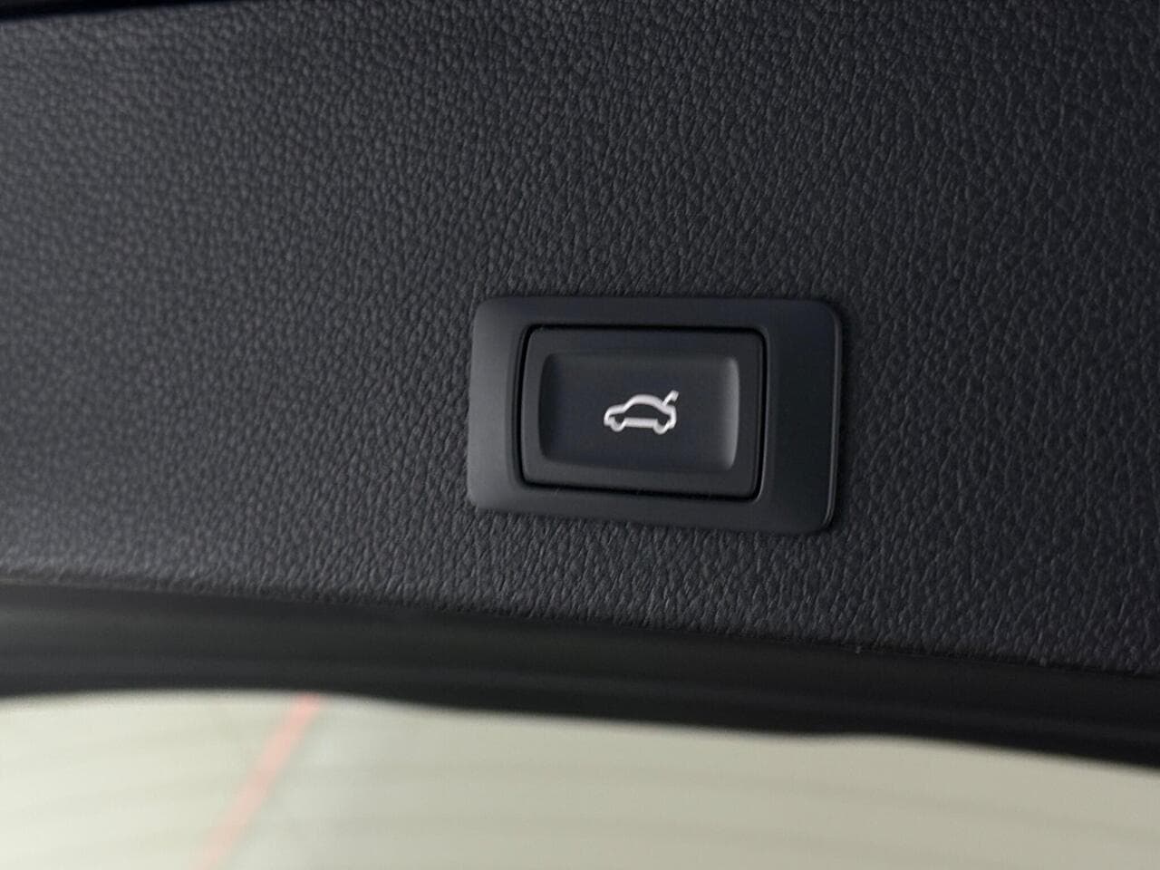 Audi Q2 thumbnail Misc Controls