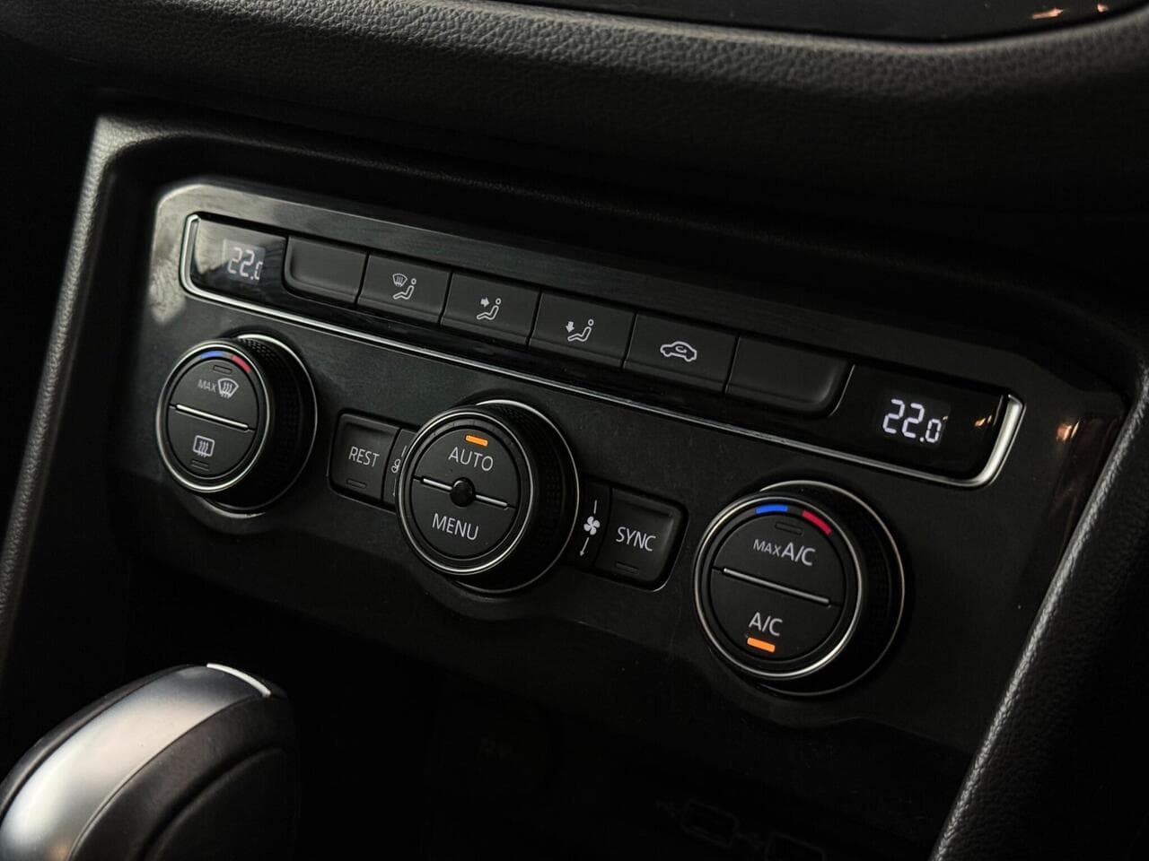 Volkswagen Tiguan thumbnail Misc Controls