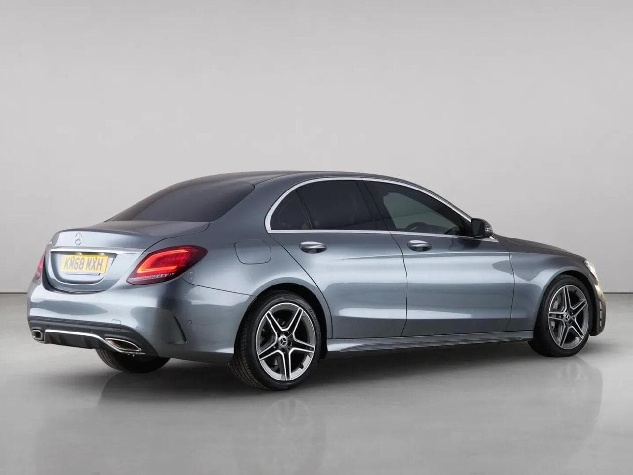 Mercedes-Benz C Class thumbnail Rear Right